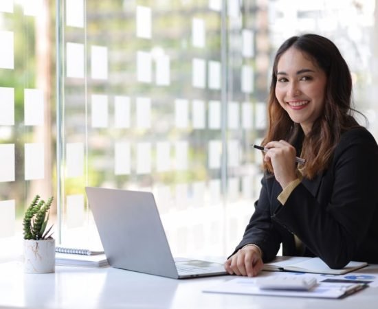 accountant female.jpg